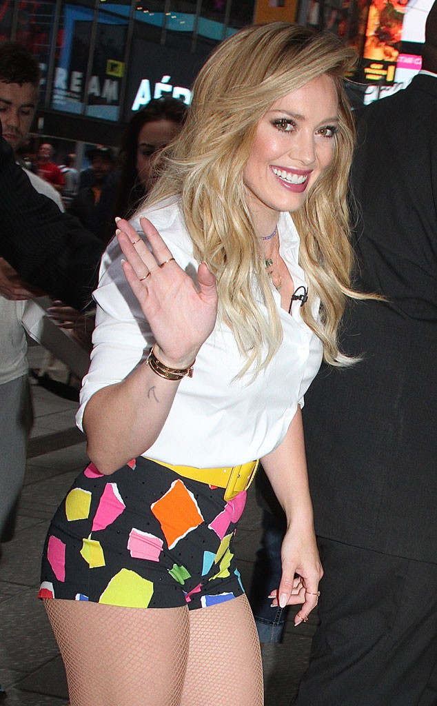 Hilary Duff Wears Tiny Shorts, Fishnet Stockings: Pic! | E! News Australia